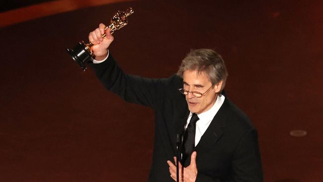 I'm Still Here cetak sejarah karena jadi film Brasil pertama yang memenangkan Best International Feature Piala Oscar.