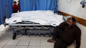 FOTO: Israel Kembali Lancarkan Serangan Udara di Gaza Utara