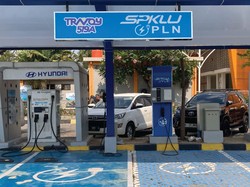 Mudik Pakai Mobil Listrik? Ini Daftar Tempat Ngecas di Rest Area