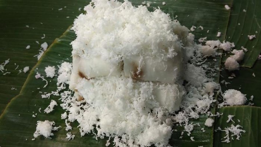 Manis Legit&excl; 20 Kue Putu Bambu Rp 3&period;000-an