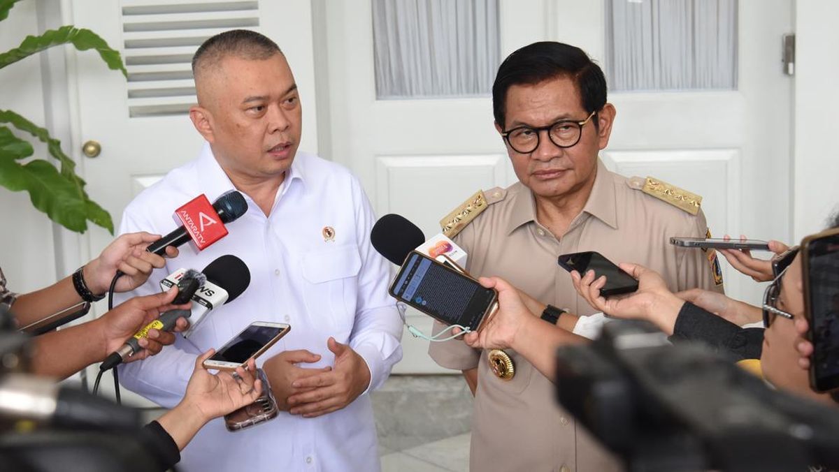 Pramono Minta Modifikasi Cuaca di Banjir Jakarta: Didorong ke Laut