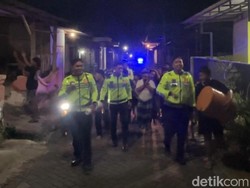 Momen Polisi Pasuruan Barengi Remaja Patrol Sahur Cegah Tawuran