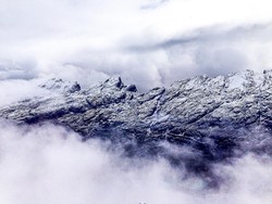 Fakta Carstensz Pyramid atau Puncak Jaya, Indah Tapi Menantang