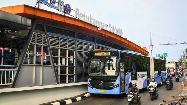 TransJakarta menyiapkan layanan tarif Rp1 perak untuk semua armada selama Lebaran. Tarif Rp1 perak ini juga berlaku untuk seluruh layanan TransJakarta.
