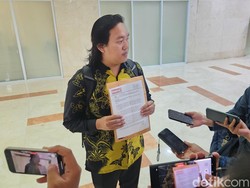 KontraS Geruduk Hotel Tempat Rapat Tertutup DPR, Minta Setop Revisi UU TNI
