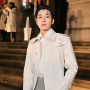 Potret Kece Artis Global Hadiri Fashion Show Burberry di London Fashion Week 2025