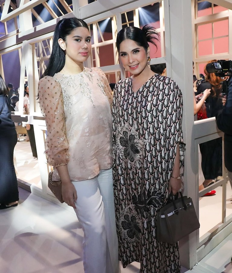 Almira Putri Annisa Pohan Almira Putri Annisa Pohan
