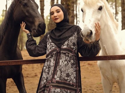 5 Potret Baju Lebaran dari Brand Milik Bunda Seleb, Natasha Rizky hingga Zaskia Sungkar