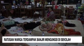 VIDEO: Ratusan Warga Terdampak Banjir Mengungsi di Sekolah