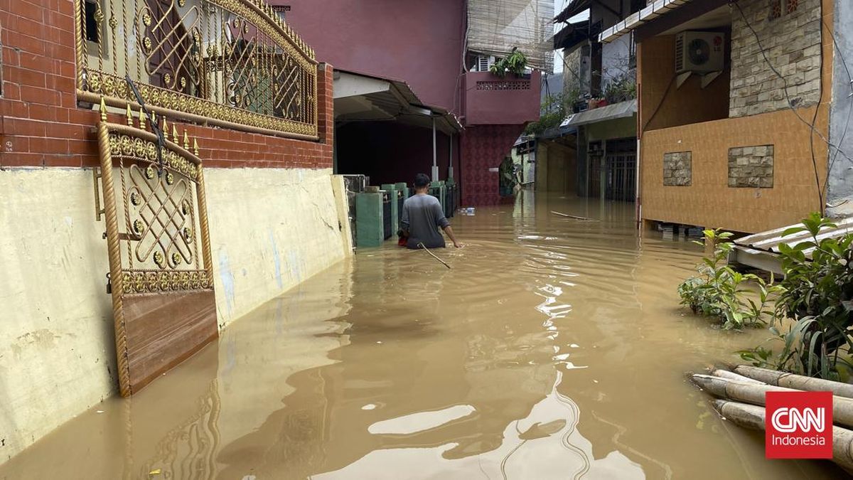 Warga Teriak Banjir di Gedong Jaktim Tembus 3,5 Meter: Paling Parah