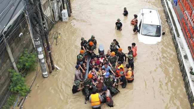 Kecamatan Jatiasih menjadi wilayah terparah banjir Bekasi, dengan sejumlah perumahan terdampak mulai dari Vila Jatirasa hingga Pondok Gede Permai.