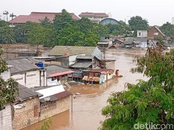 Titik Banjir Jakarta Tambah Jadi 105 RT, Ada Tinggi Air Hampir 5 Meter
