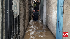 Diguyur Hujan Deras, Banjir Rendam 14 RT dan 3 Ruas Jalan di Jakarta