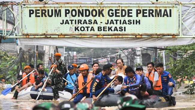 Banjir pada awal Maret 2025 dianggap lebih parah dibanding tahun 2020 silam. Apa penyebabnya? Simak penjelasan BMKG.