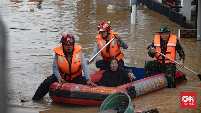 Banjir Landa Jakarta Selatan-Jakarta Timur Minggu Pagi, 49 RT Terendam Banjir merendam sebanyak 49 wilayah Rukun Tetangga (RT) di Jakarta Selatan dan Jakarta Timur, Minggu Pagi.