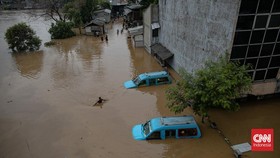 Hujan Kepung Jabodetabek: Banjir hingga Pohon Tumbang Makan Korban