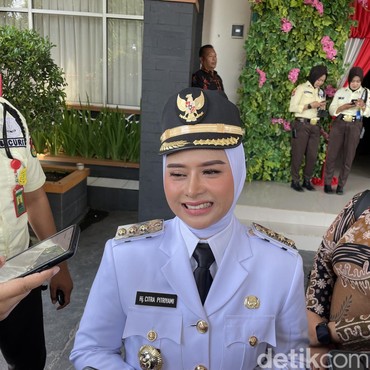 Sosok Bupati Termiskin di Indonesia Ternyata Kakak Cakra Khan