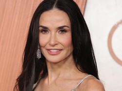 Demi Moore Cerita soal Kecantikan yang Menyiksa