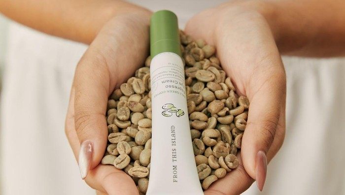 From This Island Bali Green Coffee Espresso Eye Cream: Bantu Menghidrasi dan Mengurangi Lingkaran Hitam di Area Mata From This Island Bali Green Coffee Espresso Eye Cream: Bantu Menghidrasi dan Mengurangi Lingkaran Hitam di Area Mata