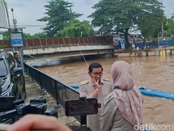 Jakarta Banjir, Gubernur Pramono Anung Cek Pintu Air Manggarai
