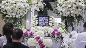FOTO: Penghormatan Terakhir untuk Pendaki Lilie dan Elsa di Rumah Duka