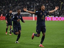 Juventus Gebuk Verona 2-0, Perburuan Scudetto Makin Sengit