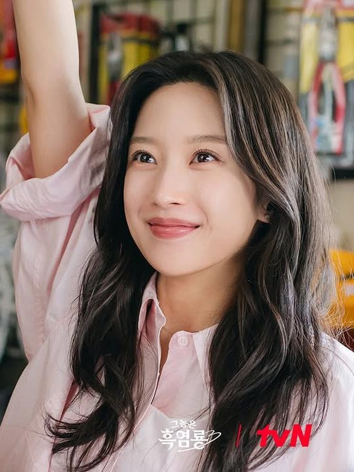 Aktris cantik Moon Ga Young resmi melangsungkan comeback akting dengan membintangi serial drama Korea My Dearest Nemesis (2025)/ Foto: tvN