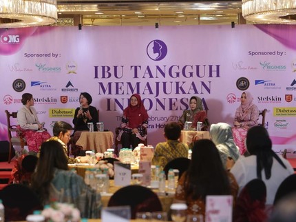 Sejumlah Perempuan Hebat Raih Penghargaan Apresiasi Ibu Tangguh di Obsession Talk 2025
