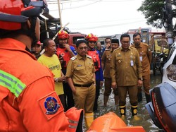 4 Kecamatan di Tangerang Terendam Banjir, Pemkot Distribusikan Obat-Makanan