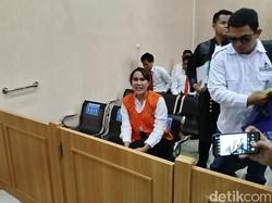 Isa Zega Ajukan Penangguhan Penahanan Saat Sidang Eksepsi