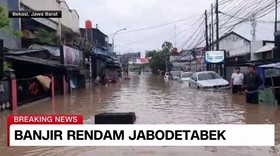 VIDEO: Banjir Rendam Bekasi, Ketinggian Air Mencapai 1 Meter