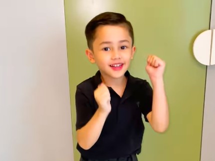7 Potret Sakalingga Anak Ussy Sulistiawaty, OOTD Selalu Keren Mirip Sang Ayah Andhika Pratama