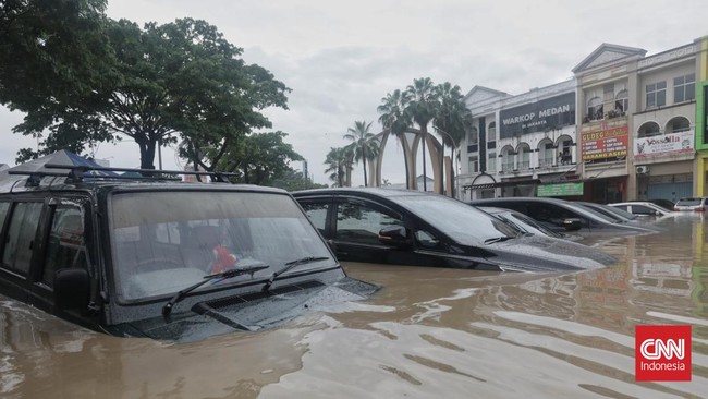 Pemilik kendaraan harus memahami proses evakuasi untuk meminimalisir tingkat kerusakan pada mobil yang terendam banjir.