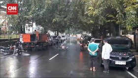 VIDEO: Banjir Rendam Wilayah Bekasi, Aktifitas Warga Lumpuh