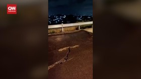 VIDEO: Hujan Deras Guyur Jabodetabek, Jalan Batu Tulis Bogor Retak