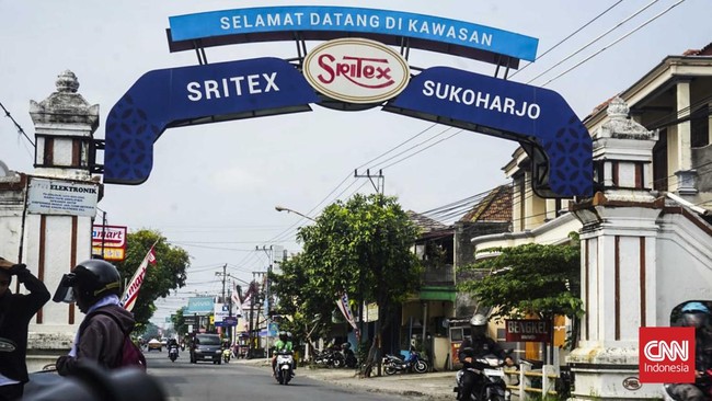 OJK Sebut Saham Sritex Sudah Layak Ditendang dari Bursa Otoritas Jasa Keuangan (OJK) menyebut saham Sritex layak didepak dari bursa karena sudah disuspensi. selama 24 bulan lebih.