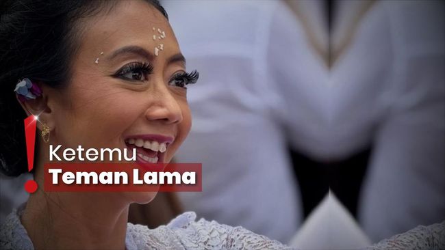 Khusyuk Ikut Upacara Melukat di Bali, Asri Welas Dikira Pindah Agama