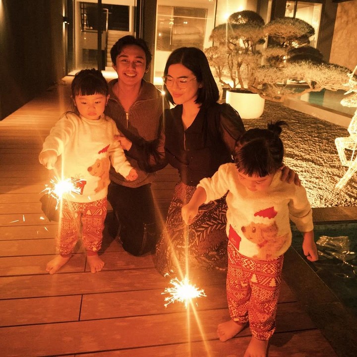 <p>Banyak netizen yang setuju bahwa Bible dan Zefanya sangat mirip nih, Bunda. Mereka bahkan harus melihat dengan saksama terlebih dahulu sebelum agar tahu mana Bible dan mana Zefanya. (Foto: Instagram: @felicyangelista_)</p>