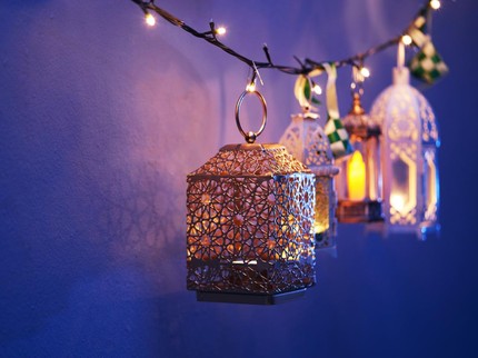 9 Kisah Ramadhan dari Nabi Muhammad dan Para Sahabatnya yang Penuh Teladan