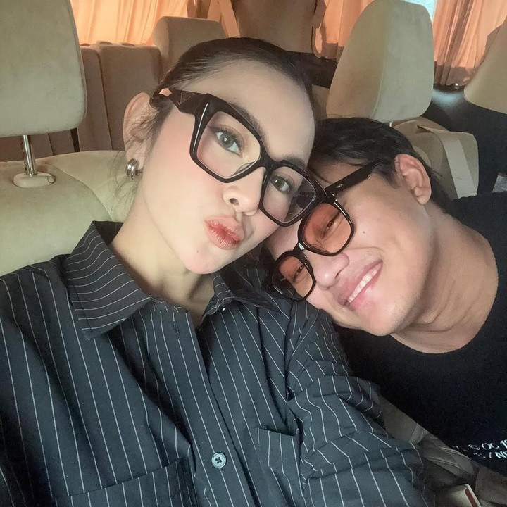 <p>Kebahagiaan atas bertambahnya usia Mahalini turut dirasakan oleh para netizen, Bunda. Mereka pun mendoakan agar Bunda dari Baby Selina itu selalu diberikah kesehatan serta kebahagiaan. (Foto: Instagram: @rizkyfbian)</p>