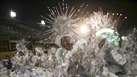 FOTO: Semarak Pesta Sekolah Samba di Carnival in Rio de Janeiro