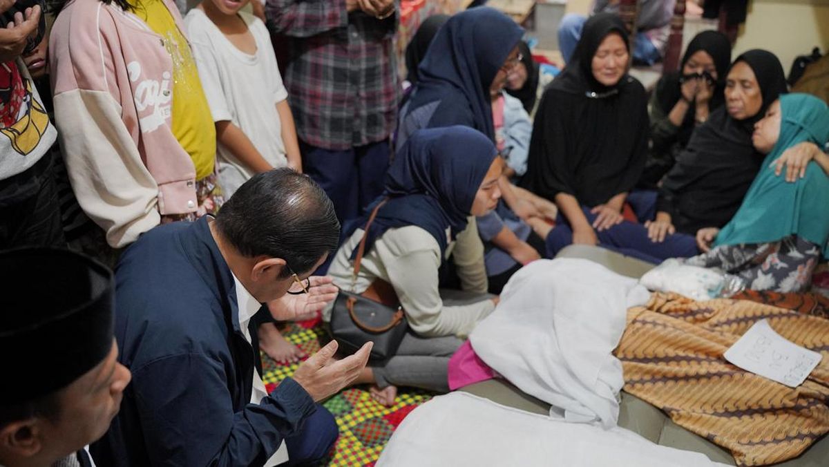 Pramono Melayat ke Rumah Korban Hanyut Banjir di Jaksel