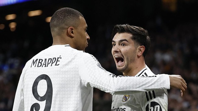 Real Madrid berhasil menang tipis 2-1 atas Atletico Madrid pada leg pertama babak 16 besar Liga Champions di Santiago Bernabeu, Rabu (5/3) dini hari WIB.