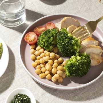 12 Menu Berbuka Puasa Rendah Kalori untuk Diet, Nggak Bikin Berat Badan Naik!