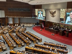339 Anggota DPR Hadiri Paripurna Pengesahan Naturalisasi Emil Audero Cs
