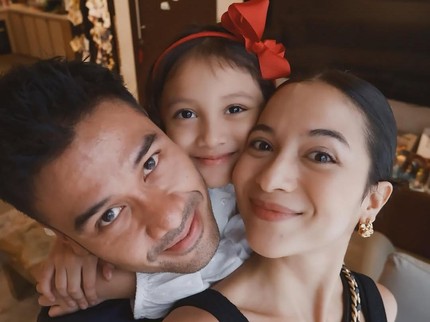 Chicco Jerikho dan Putri Marino Rayakan Ulang Tahun Pernikahan, Ini Potret 5 Kebersamaannya