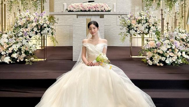 Potret Dahyun TWICE Pakai Busana Pengantin Bikin Geger