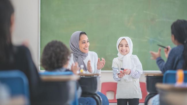 55 Contoh Norma Kesopanan dalam Kehidupan Sehari-hari