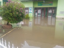 Dilanda Hujan Deras 2 Jam, 219 KK hingga KUA di OKU Terendam Banjir