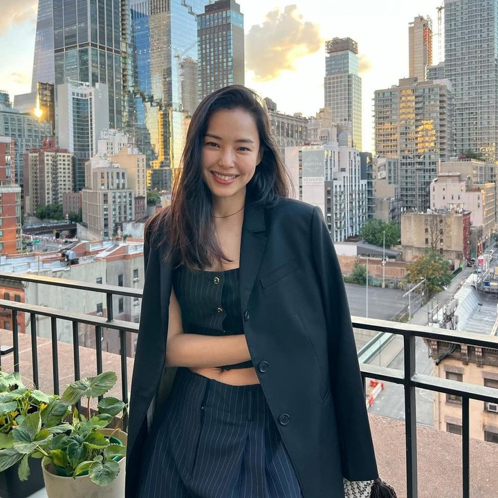 <p>Aktris Lee Ha Nee merupakan lulusan Seoul National University dari jurusan musik tradisional. Lee Ha Nee dikenal memiliki otak yang cerdas karena pernah menjadi juara Miss Korea 2006 sebelum terjun ke dunia hiburan. (Foto: Instagram @honey_lee32</p>